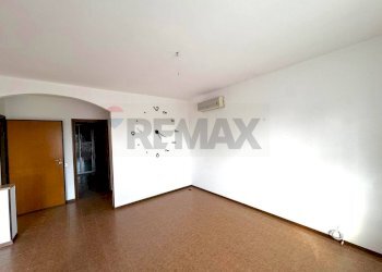 Stanza vuota - Appartamento via circonvallazione
 
24, Momo - foto 2