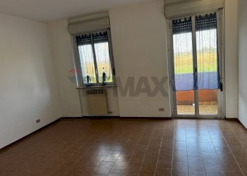 Stanza vuota - Appartamento via circonvallazione
 
24, Momo - foto 4