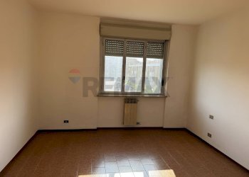 Stanza vuota - Appartamento via circonvallazione
 
24, Momo - foto 8