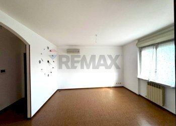 Stanza vuota - Appartamento via circonvallazione
 
24, Momo - foto 23