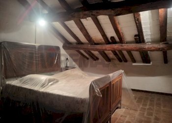 Camera / camera da letto - Casa semi indipendente piazza matteotti
 
4, San Zenone al Po - foto 7