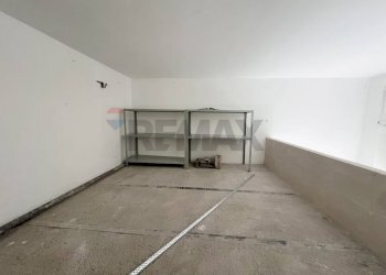 Parcheggio - Commercial Premises Via Taranto
140, Roma - photo 20