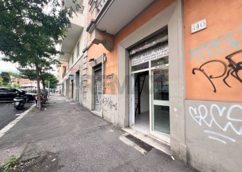 Edificio all\'aperto - Commercial Premises Via Taranto
140, Roma - photo 23