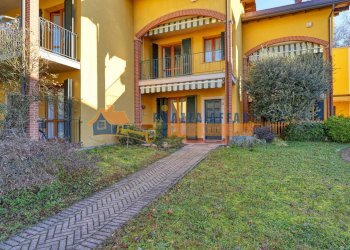 Foto 1 - Villa a Schiera via Caronno Varesino
82, Solbiate Arno - foto 1