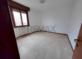 camera - Casa semi indipendente strada provinciale per busseto
 
98, Fontevivo - foto 19