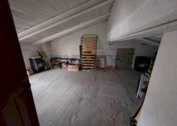 soffitta - Casa semi indipendente strada provinciale per busseto
 
98, Fontevivo - foto 29