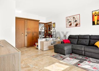 Soggiorno - Trilocale via Arnate
 
4, Busto Arsizio - foto 7