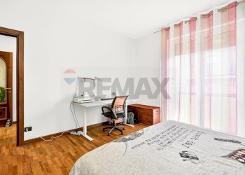 Camera / camera da letto - Trilocale via Arnate
 
4, Busto Arsizio - foto 10