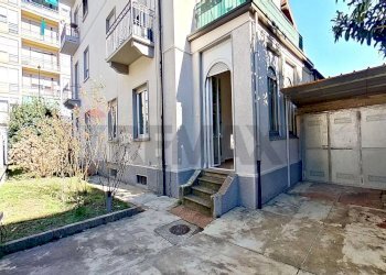 Edificio all\'aperto - Quadrilocale VIA CARLO RAINOLDI
 
24, Varese - foto 6