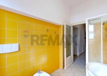 Bagno - Quadrilocale VIA CARLO RAINOLDI
 
24, Varese - foto 31