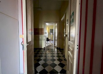 Hall / corridoio - Trilocale Viale Margherita
 
51, Napoli - foto 9