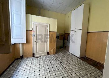 Stanza vuota - Trilocale Viale Margherita
 
51, Napoli - foto 15