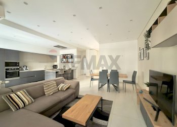 Sala da pranzo - Appartamento Viale Degli Astronauti
 
16, Napoli - foto 14