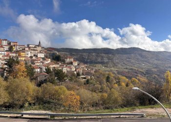 Vista delle montagne - Quadrilocale Via Monsignor Gasbarro
 
68, Castiglione Messer Marino - foto 9