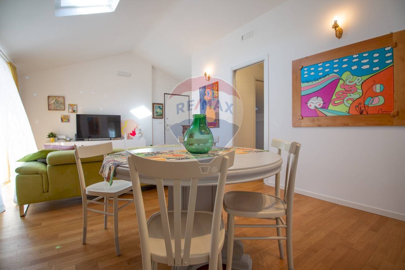 Sala da pranzo - Quadrilocale via Pescara
 
205, Chieti - foto 2