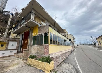 Foto 24 - Locale Commerciale via santa lucia
 
snc, Silvi - foto 24