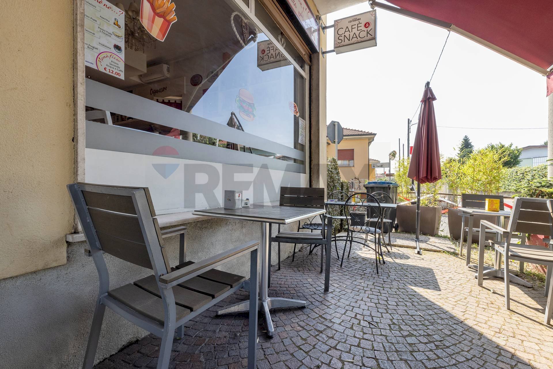 Terrazza - Attività Commerciale via Piaggio
 
1/A, Besnate - foto 1