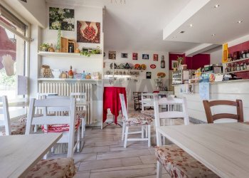 Sala da pranzo - Attività Commerciale via Piaggio
 
1/A, Besnate - foto 6