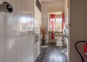 Bagno - Attività Commerciale via Piaggio
 
1/A, Besnate - foto 13