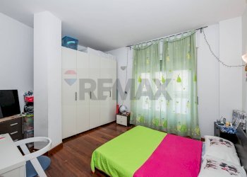 Camera / camera da letto - Two-room apartment Sesto San Giovanni - photo 10