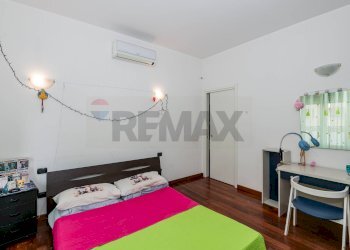 Camera / camera da letto - Two-room apartment Sesto San Giovanni - photo 13