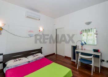 Camera / camera da letto - Two-room apartment Sesto San Giovanni - photo 14