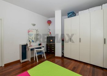 Camera / camera da letto - Two-room apartment Sesto San Giovanni - photo 15