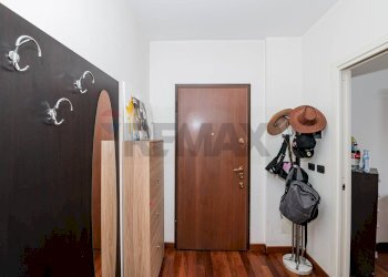 Hall / corridoio - Two-room apartment Sesto San Giovanni - photo 20