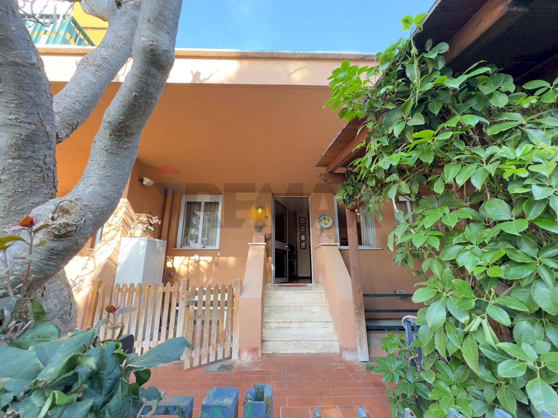 Casa all\'aperto - Quadrilocale Via Alba Guli'
 
8, Palermo - foto 1