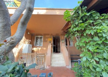 Casa all\'aperto - Villa a Schiera Via Alba Guli'
 
8, Palermo - foto 1