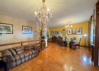 Sala da pranzo - Villa a Schiera Via Alba Guli'
 
8, Palermo - foto 11