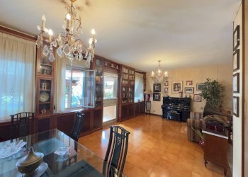 Sala da pranzo - Villa a Schiera Via Alba Guli'
 
8, Palermo - foto 13