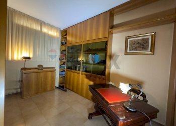 Sala da pranzo - Villa a Schiera Via Alba Guli'
 
8, Palermo - foto 26