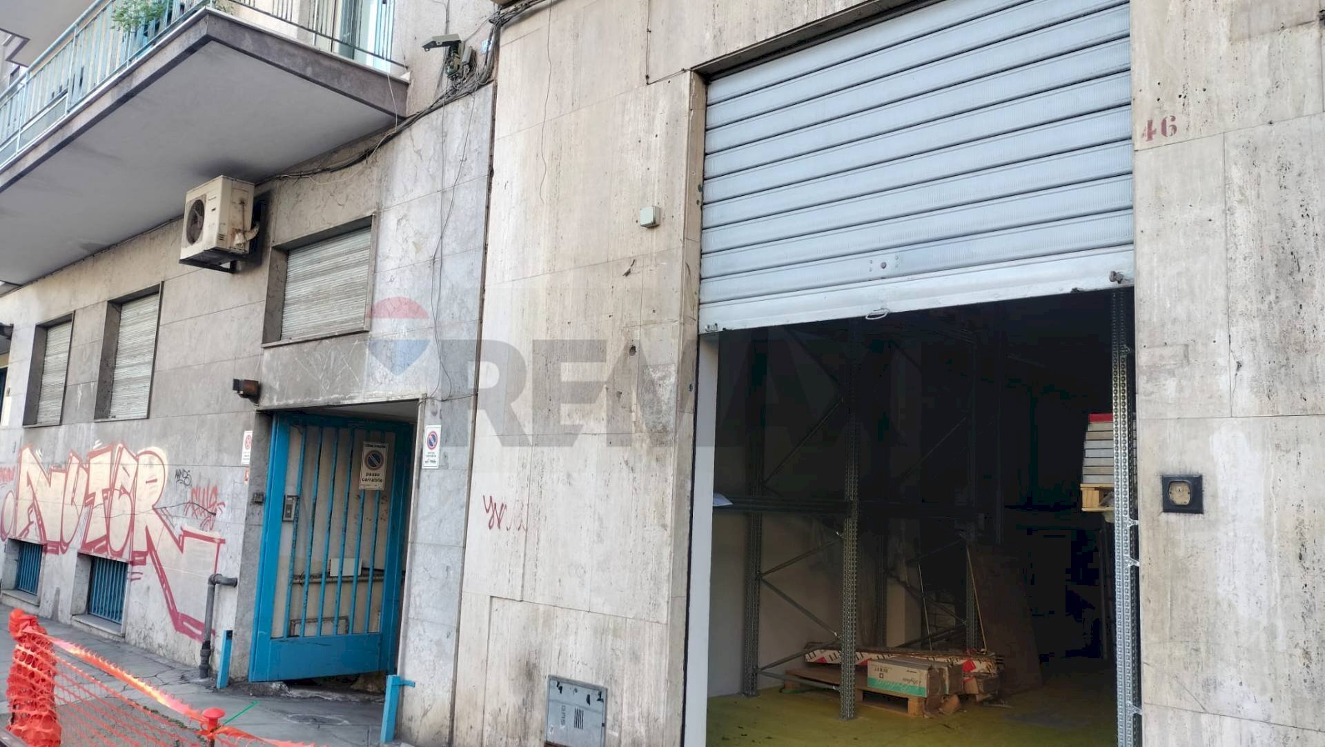 Edificio all\'aperto - Negozio via Principe di Paterno
 
46, Palermo - foto 2