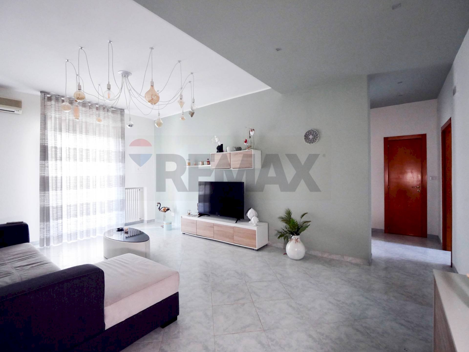 Soggiorno - Three-room apartment Via Olbia
 
15, Modugno - photo 2