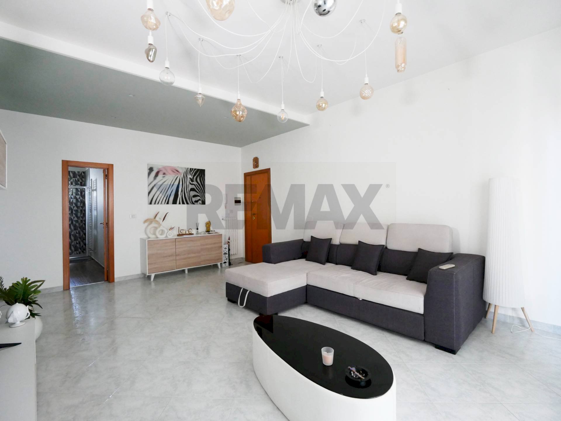 Soggiorno - Three-room apartment Via Olbia
 
15, Modugno - photo 3