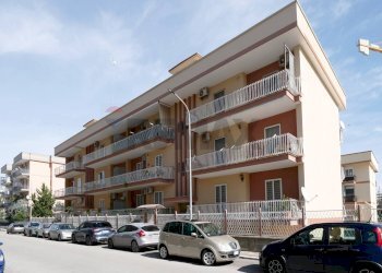 Edificio all\'aperto - Trilocale Via Olbia
 
15, Modugno - foto 1