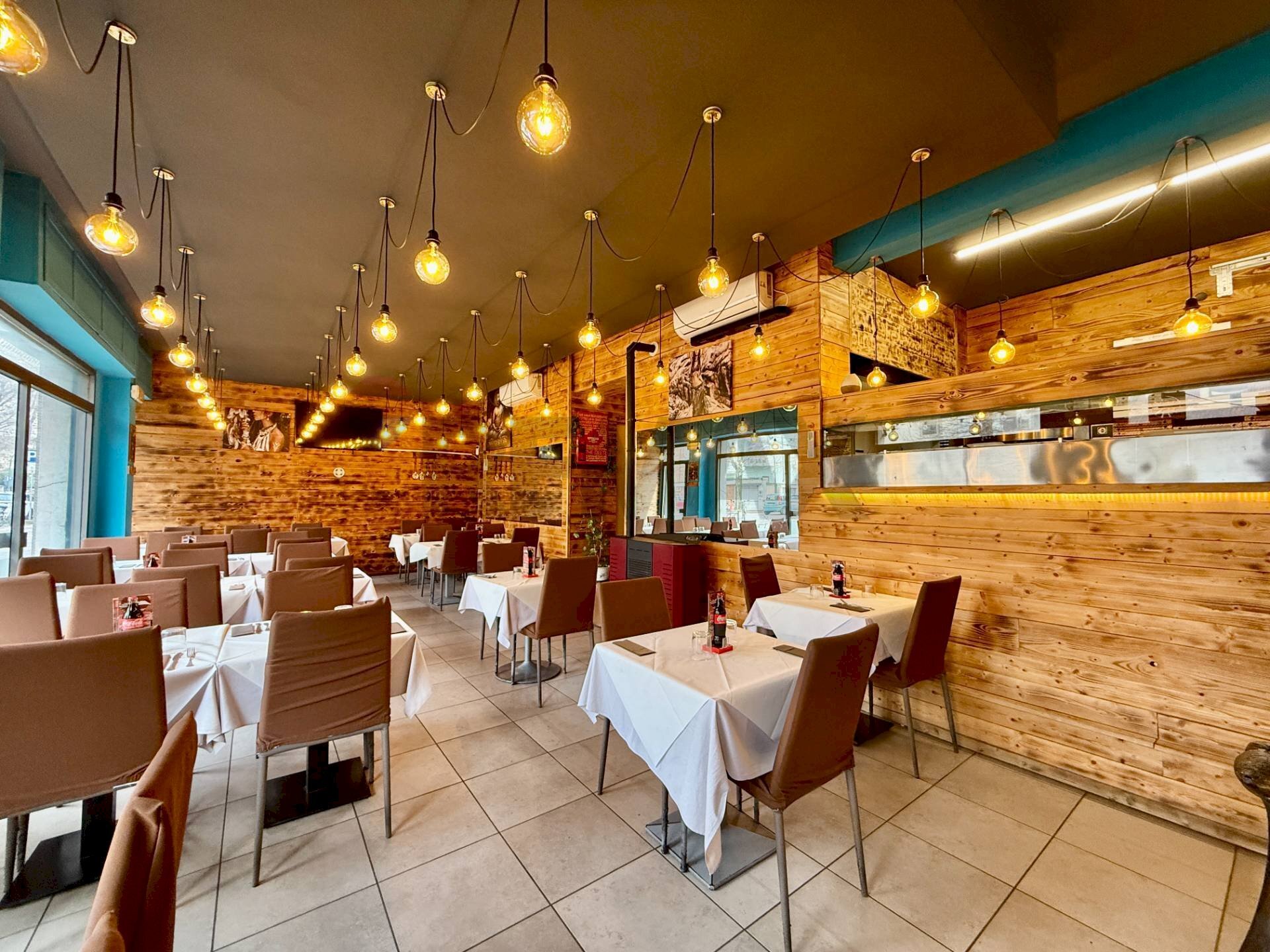 Sala da pranzo - Locale Commerciale Viale Trento e Trieste
 
23, Cremona - foto 3