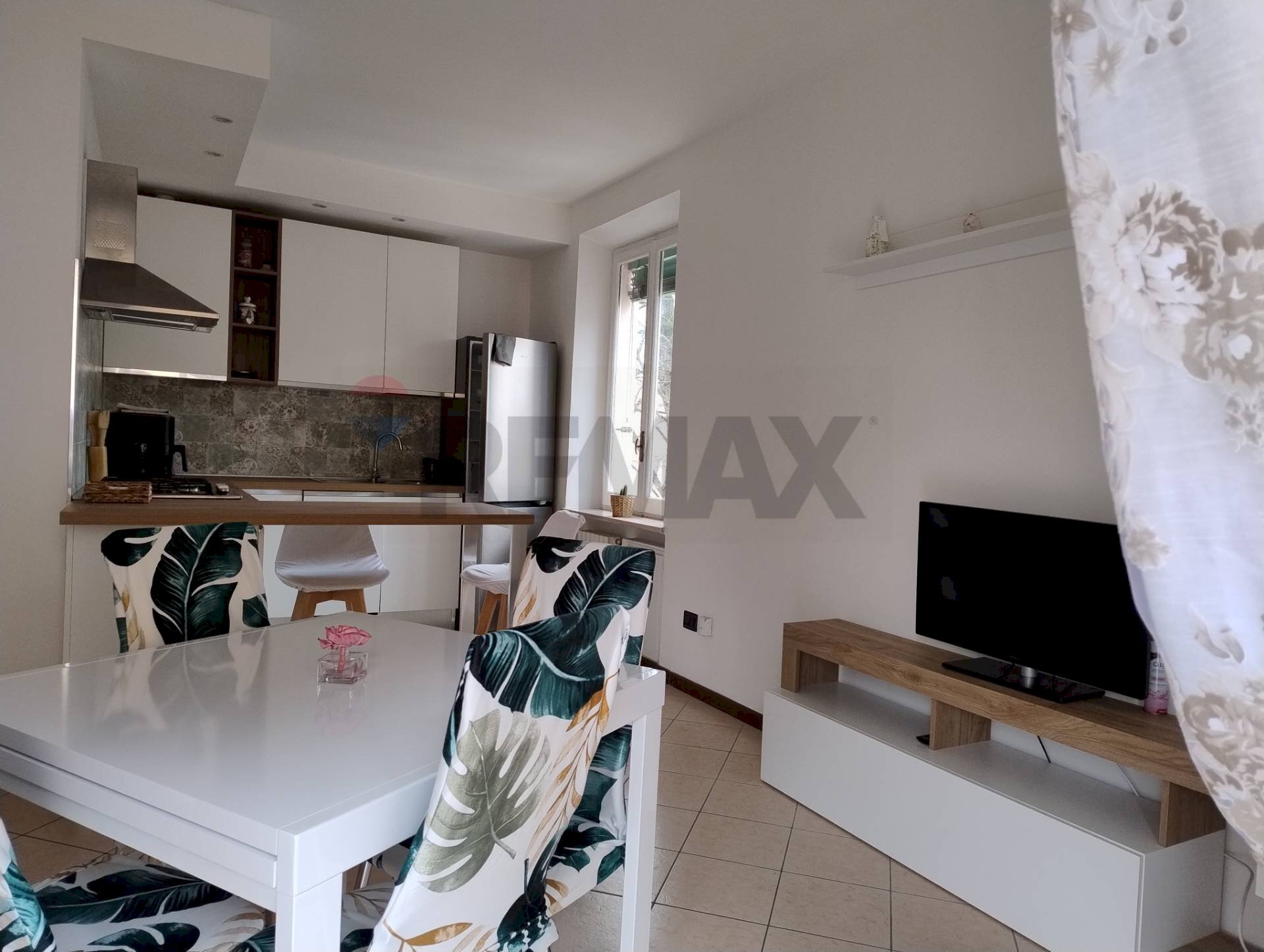 Sala da pranzo - Three-room apartment Via Aristo E Giuseppe Isola
 
38, Parma - photo 3