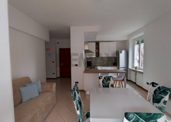 Sala da pranzo - Three-room apartment Via Aristo E Giuseppe Isola
 
38, Parma - photo 1