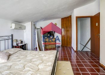 Camera da letto - Quadrilocale Via Fosso di Tor Pagnotta
109, Roma - foto 5