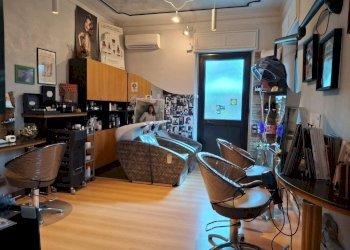 Interno non residenziale - Parrucchieri Uomo - Donna via Castellazzo, 31, Orbassano - foto 7