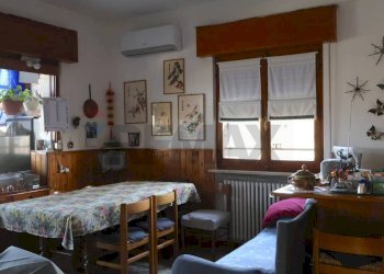 Sala da pranzo - Casa indipendente Via Orlandelli
 
42, Pieve San Giacomo - foto 10