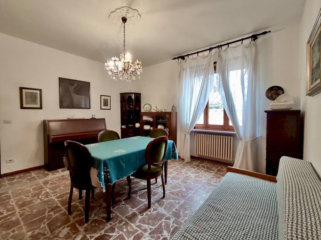 Salone - Villa via Camillo Benso di Cavour, 32, Poirino - photo 1