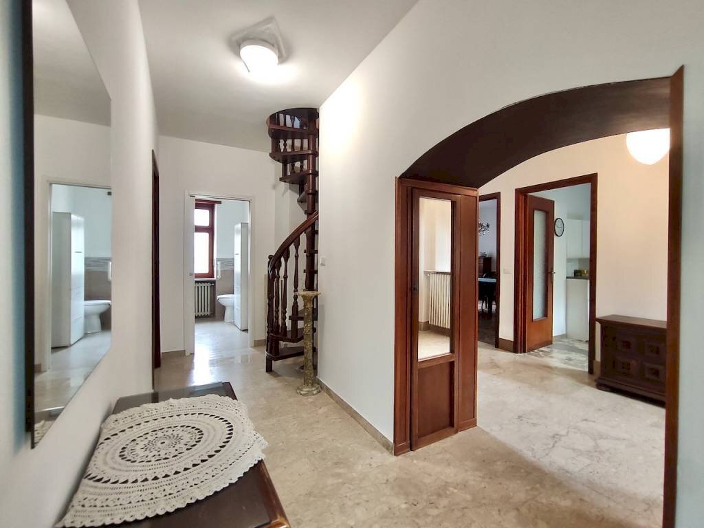 Corridoio - Villa via Camillo Benso di Cavour, 32, Poirino - photo 2