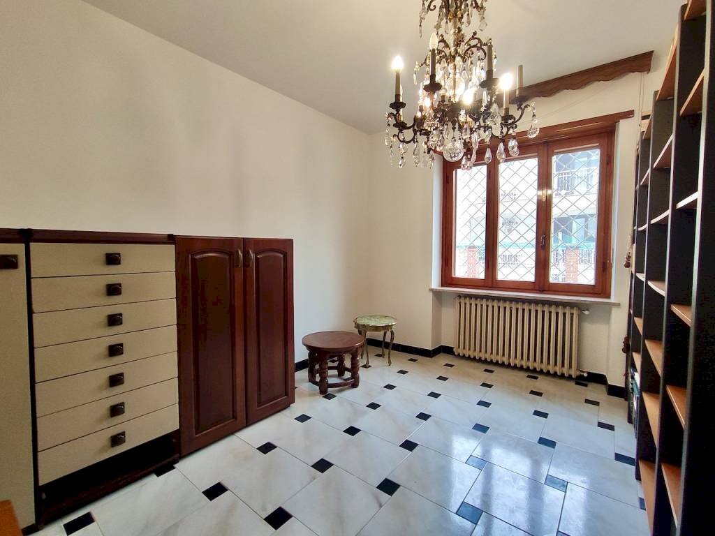 Camera da letto - Villa via Camillo Benso di Cavour, 32, Poirino - photo 3