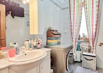 Bagno - Four-room apartment via Giovanni Servais, 91, Torino (neighborhood Parella) - photo 41