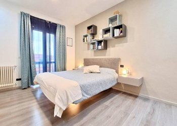 Camera da letto - Three-room apartment via Mondrone, 15, Torino (neighborhood Borgo Vittoria) - photo 11