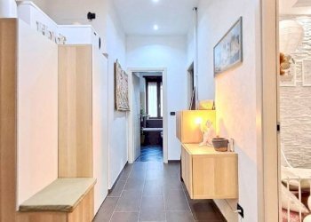 Corridoio - Three-room apartment via Mondrone, 15, Torino (neighborhood Borgo Vittoria) - photo 14