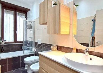 Bagno - Three-room apartment via Mondrone, 15, Torino (neighborhood Borgo Vittoria) - photo 21